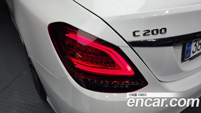 Mercedes-Benz C-Class C200 AMG Line