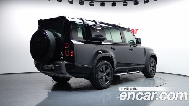 Land Rover Defender 130 D300 X-Dynamic HSE