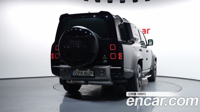 Land Rover Defender 130 D300 X-Dynamic HSE