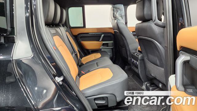 Land Rover Defender 130 D300 X-Dynamic HSE