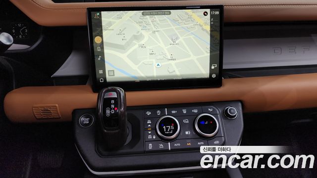 Land Rover Defender 130 D300 X-Dynamic HSE