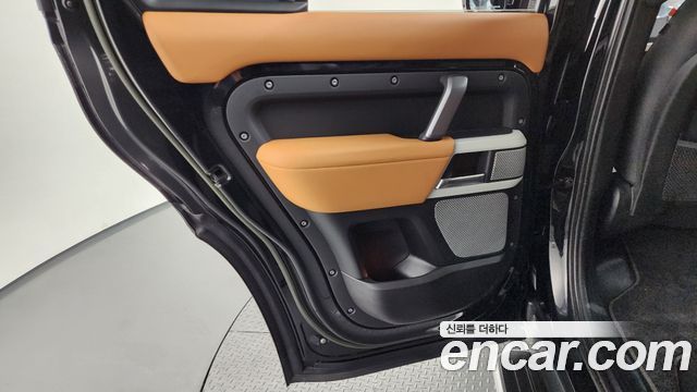 Land Rover Defender 130 D300 X-Dynamic HSE