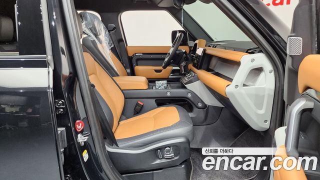 Land Rover Defender 130 D300 X-Dynamic HSE
