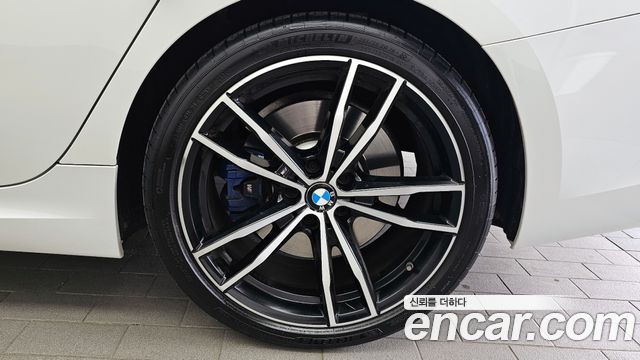BMW 3-Series 330i xDrive M Sport