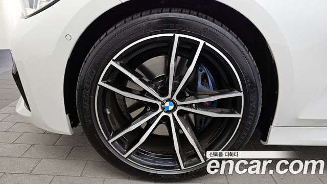 BMW 3-Series 330i xDrive M Sport