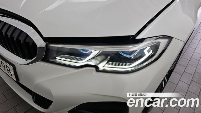 BMW 3-Series 330i xDrive M Sport