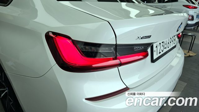 BMW 3-Series 330i xDrive M Sport