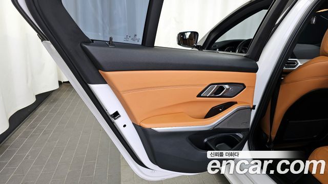BMW 3-Series 330i xDrive M Sport