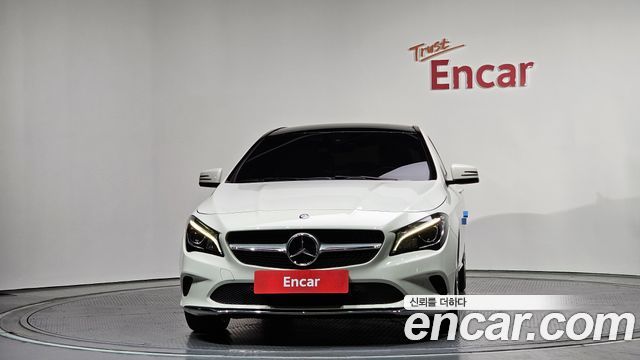 Mercedes-Benz CLA-Class CLA250 4MATIC