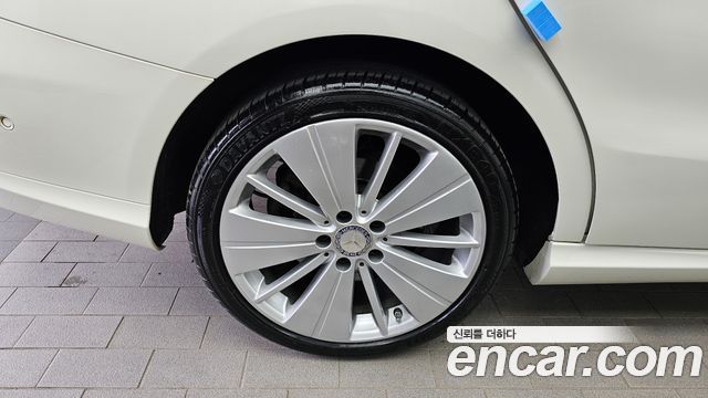 Mercedes-Benz CLA-Class CLA250 4MATIC