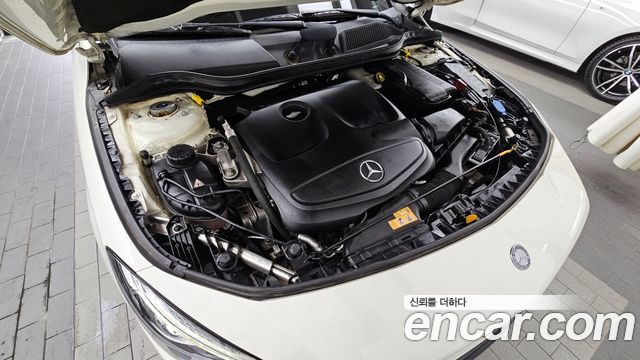 Mercedes-Benz CLA-Class CLA250 4MATIC