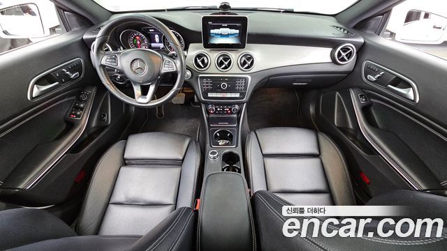 Mercedes-Benz CLA-Class CLA250 4MATIC