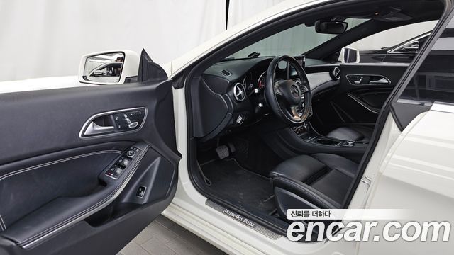 Mercedes-Benz CLA-Class CLA250 4MATIC
