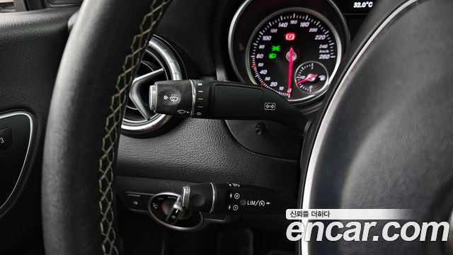 Mercedes-Benz CLA-Class CLA250 4MATIC