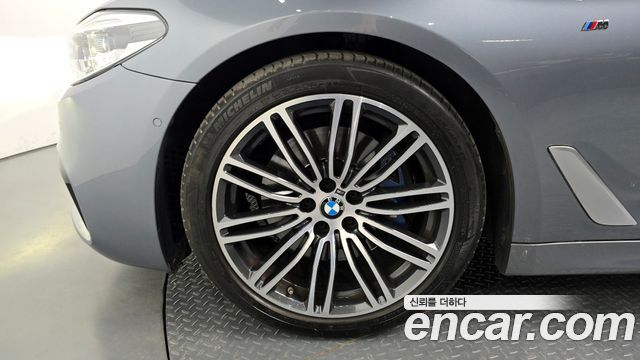 BMW 5-Series 530i M Sport Package Plus
