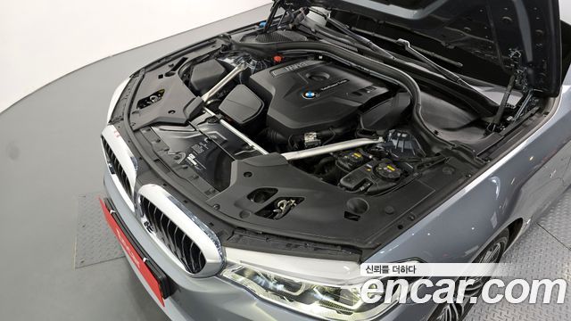 BMW 5-Series 530i M Sport Package Plus