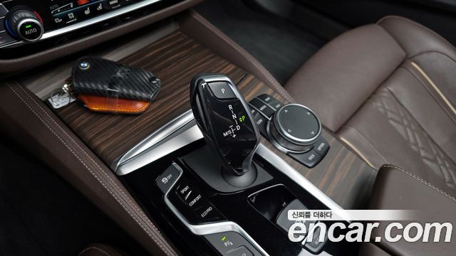 BMW 5-Series 530i M Sport Package Plus