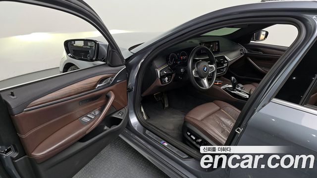 BMW 5-Series 530i M Sport Package Plus