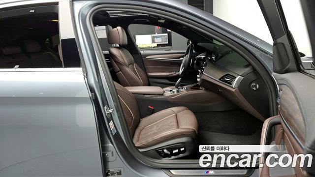 BMW 5-Series 530i M Sport Package Plus