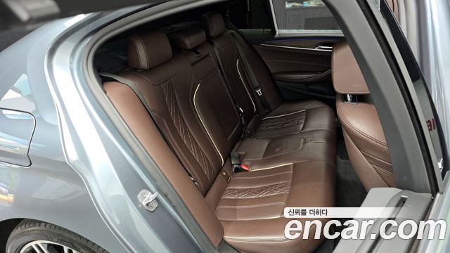 BMW 5-Series 530i M Sport Package Plus