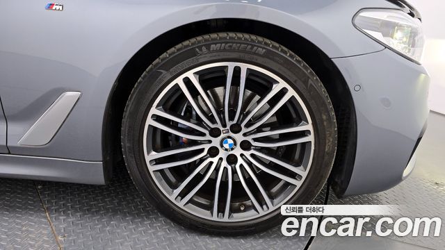 BMW 5-Series 530i M Sport Package Plus