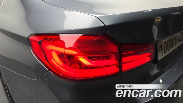 BMW 5-Series 530i M Sport Package Plus