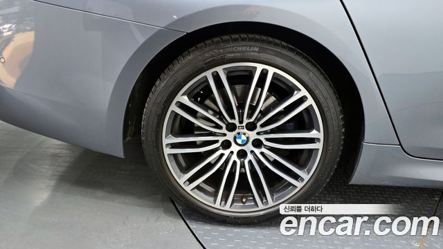 BMW 5-Series 530i M Sport Package Plus