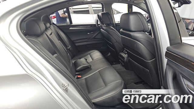 BMW 5-Series 520d xDrive Luxury Plus