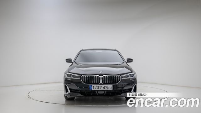 BMW 5-Series 520i Luxury