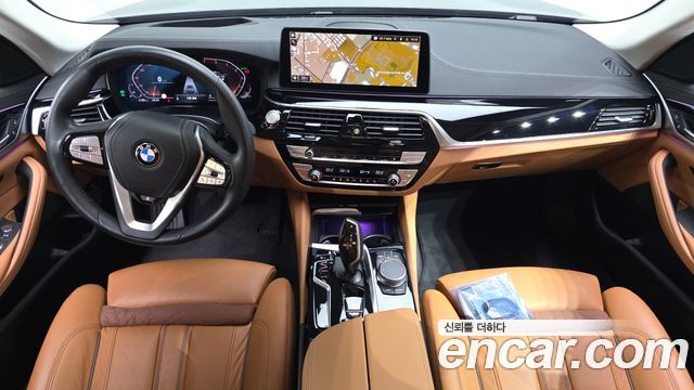 BMW 5-Series 520i Luxury