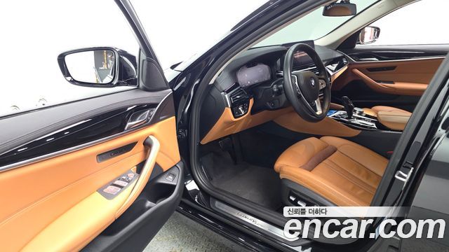BMW 5-Series 520i Luxury