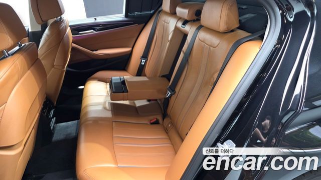 BMW 5-Series 520i Luxury