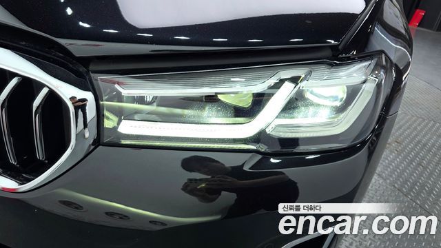 BMW 5-Series 520i Luxury