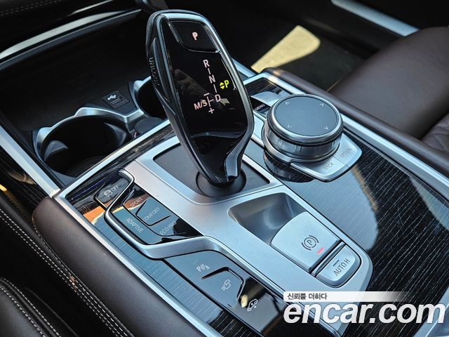 BMW 7-Series 740i M Sport
