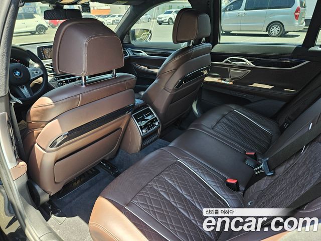 BMW 7-Series 740i M Sport