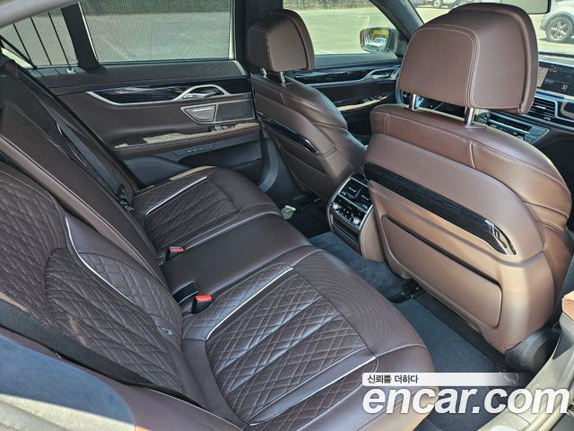 BMW 7-Series 740i M Sport