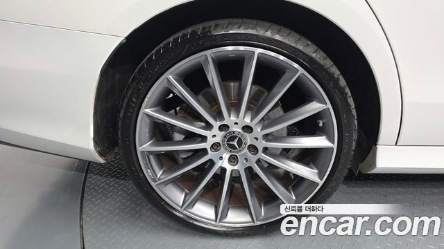 Mercedes-Benz E-Class E350 4MATIC AMG Line