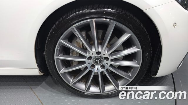 Mercedes-Benz E-Class E350 4MATIC AMG Line