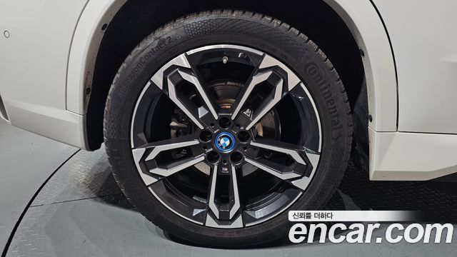 BMW iX1 xDrive 30 M Sport