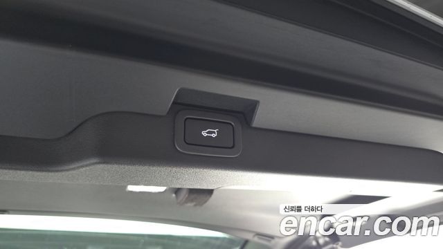 Land Rover Discovery 3.0 TD6 HSE Luxury