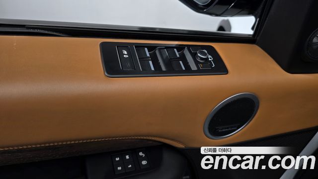 Land Rover Discovery 3.0 TD6 HSE Luxury