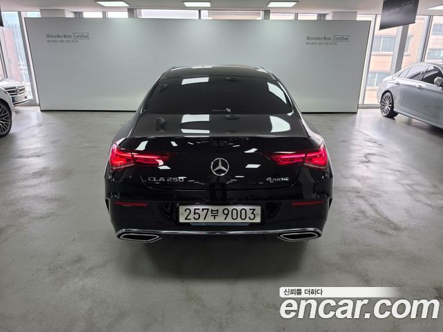 Mercedes-Benz CLA-Class CLA250 4MATIC