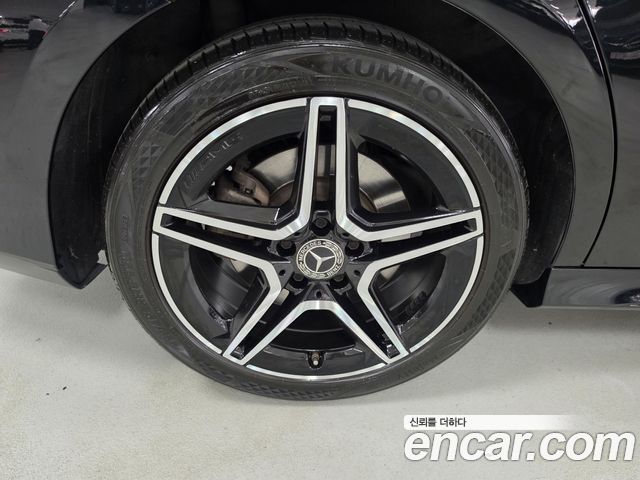 Mercedes-Benz CLA-Class CLA250 4MATIC