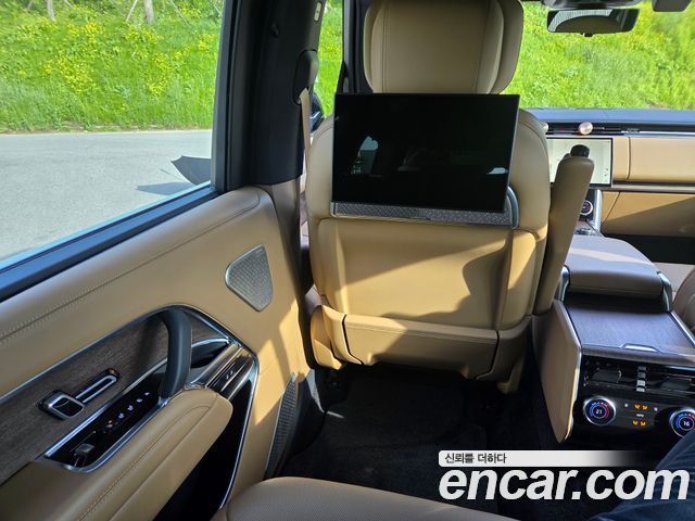 Land Rover Range Rover P530 Autobiography Long Wheel Base