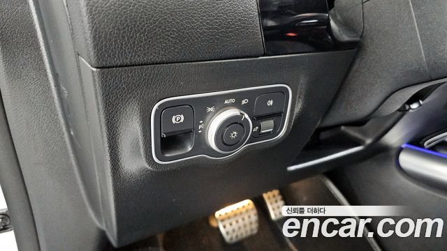 Mercedes-Benz GLA-Class GLA250 4MATIC