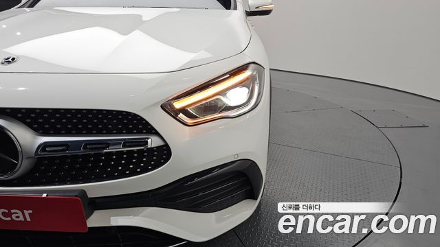 Mercedes-Benz GLA-Class GLA250 4MATIC
