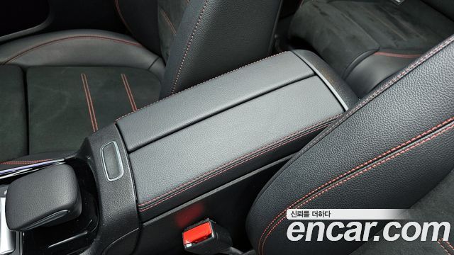 Mercedes-Benz GLA-Class GLA250 4MATIC