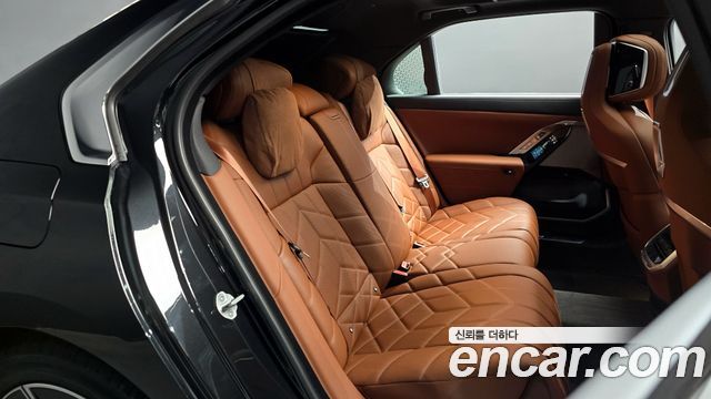 BMW 7-Series 740i xDrive M Sport