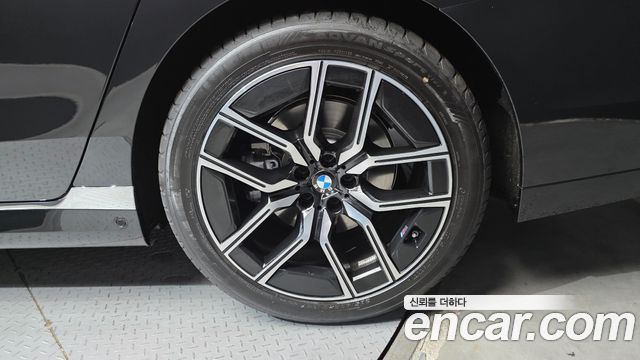 BMW 7-Series 740i xDrive M Sport