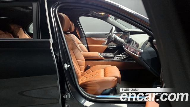 BMW 7-Series 740i xDrive M Sport